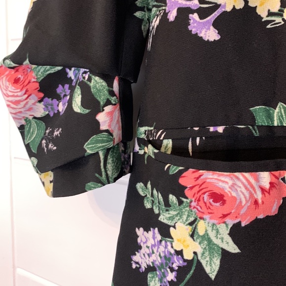 Miss Selfridge Floral Print Ruched Sleeve Blazer - Picture 5 of 7